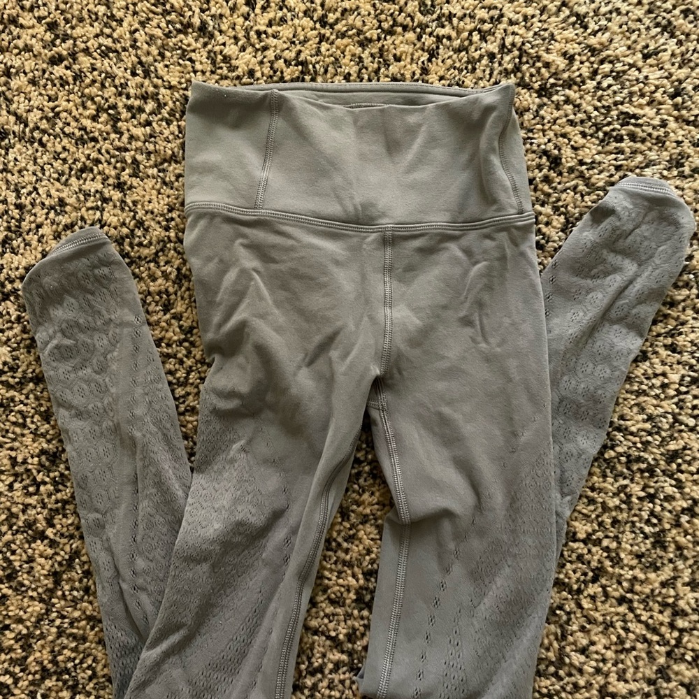 lululemon reveal tight
